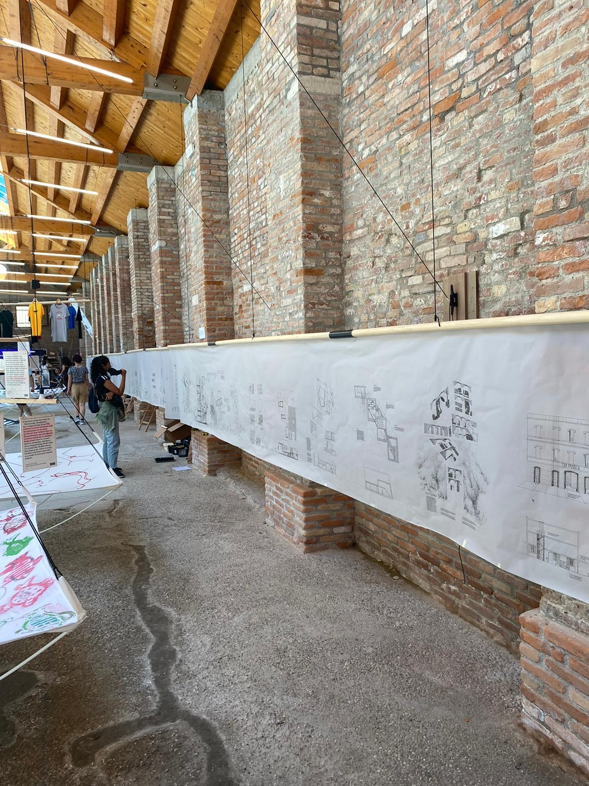 Drawing rolls in Venice. Photo.