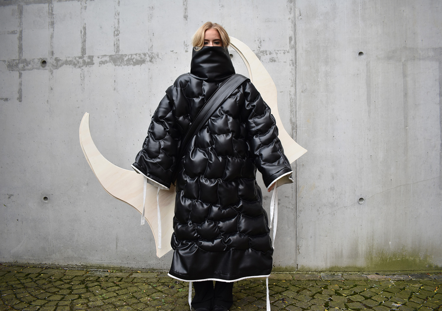 Woman in coat. Photo.
