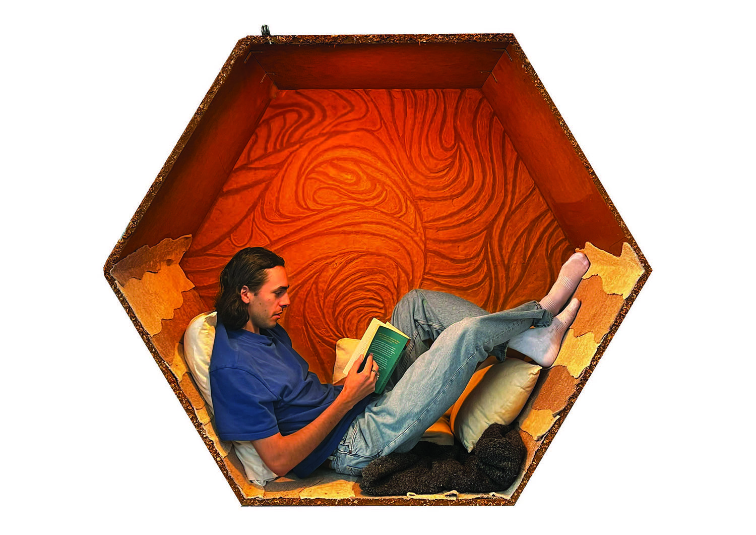 Man in chair. Photo.